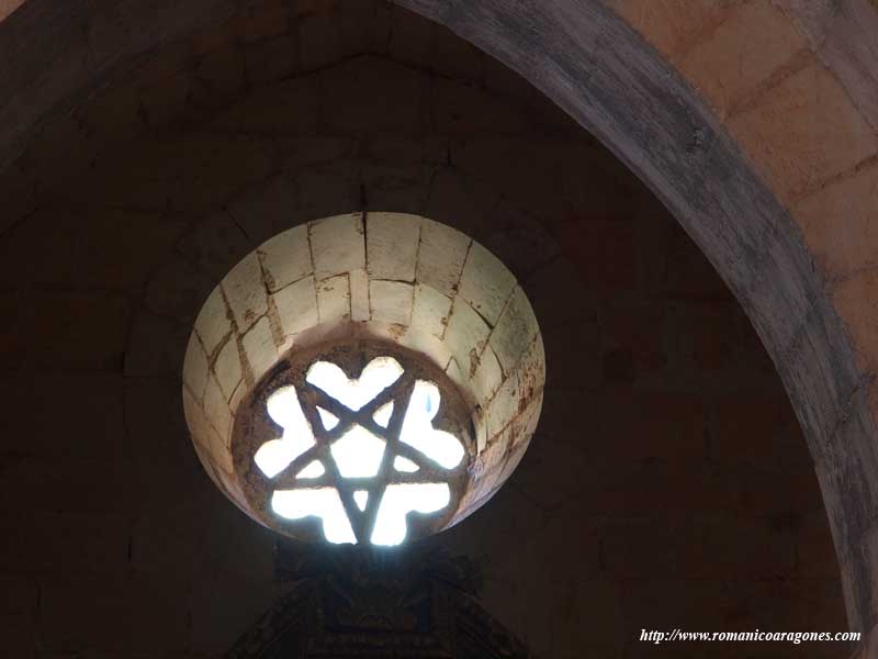 TORRE QUE CONTIENE LA CÚPULA